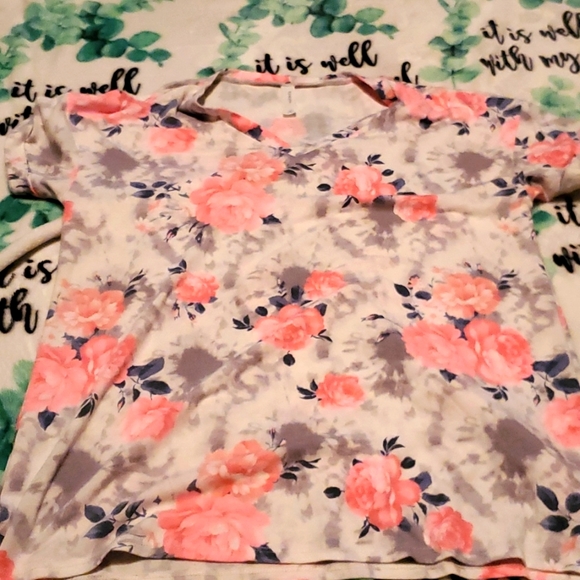 Top - Picture 2 of 4